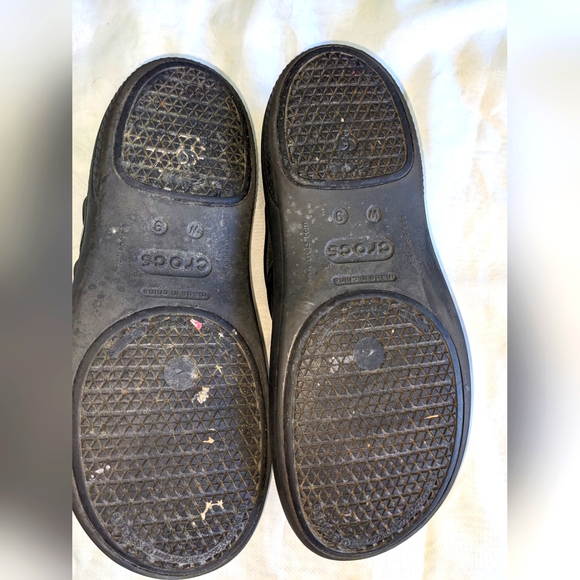 Crocs Women's Slip Resistant Clogs - Picture 11 of 12